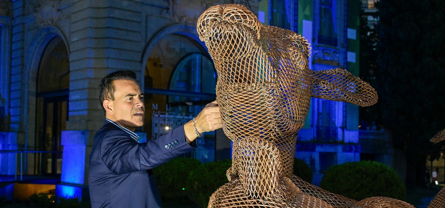 Imagen de las esculturas en el parque del Museo Evita Palacio Ferreyra