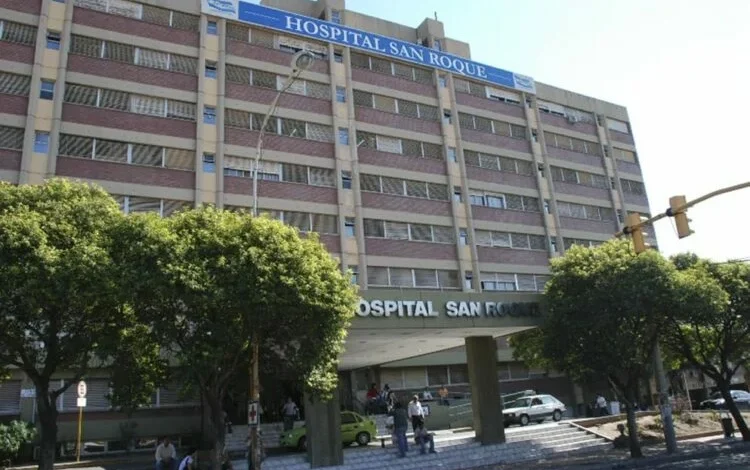 Equipo médico realizando una donación en asistolia controlada