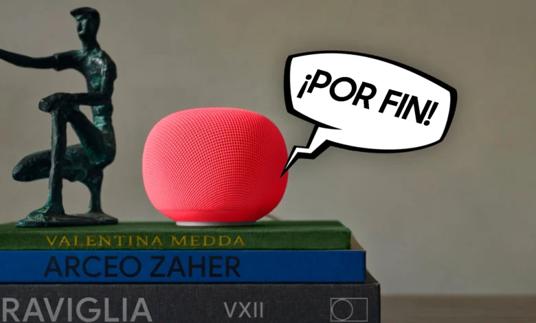 Imagen de un dispositivo Google Home con una pantalla que muestra opciones de automatización