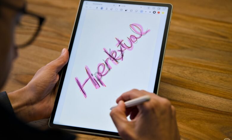 Imagen de la HUAWEI MatePad 12 X en uso