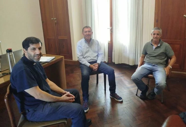 Imagen de un cuidacoches en la calle