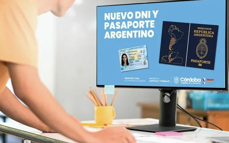 Imagen del nuevo DNI electrónico con chip y código QR