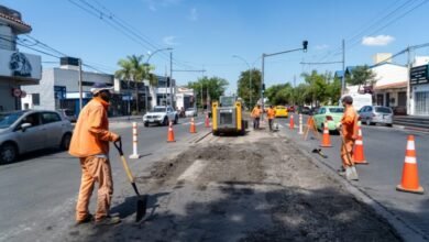 Trabajos de reparación vial en una calle de Córdoba