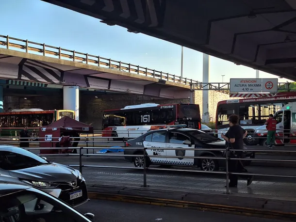 Imagen de un colectivo de la línea 59 en Puente Saavedra