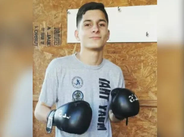 Imagen de un joven practicante de Muay Thai