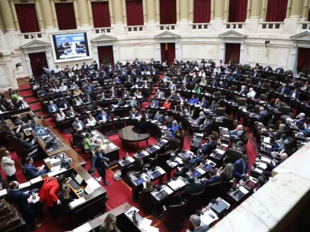 Senadores en el recinto del Senado durante el debate de la Reforma Laboral