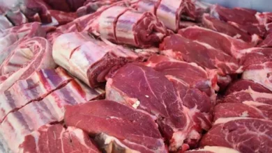 Imagen de una carnicería con carne expuesta