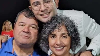 Foto de la familia Sena en la audiencia del juicio