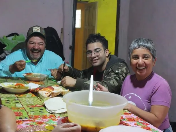 Foto de la familia Sena: César, Emerenciano y Marcela