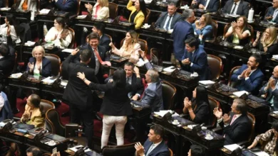 Diputados votando en el Congreso sobre la Reforma Laboral