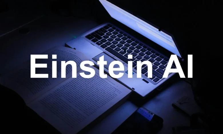 Imagen de una persona trabajando en una computadora con una IA en el fondo