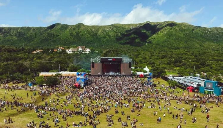 Imagen del escenario del Cosquín Rock 2026