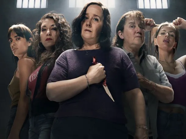 Imagen de la serie "En el barro" con las protagonistas