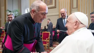 El Papa Francisco y monseñor Guillermo Karcher
