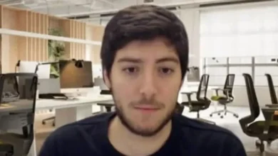 Juan Doe, líder de la Oficina de Respuesta Oficial, en una imagen simbólica de su nuevo rol.