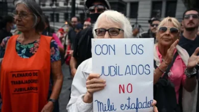 Jubilados protestando por la inflación y el ajuste en las jubilaciones