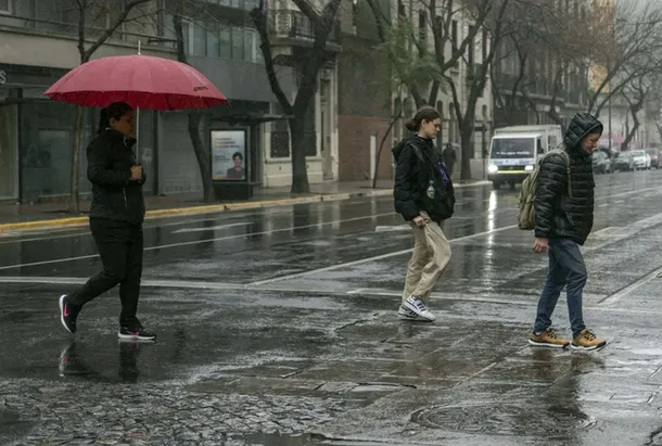 Imagen de una tormenta severa con lluvia y granizo