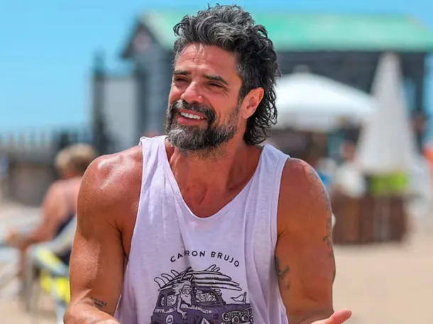 Foto de Luciano Castro en un evento público