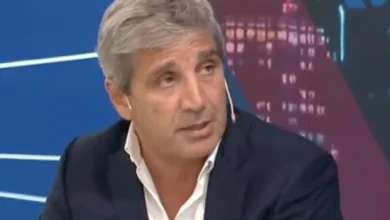 Luis Caputo, ministro de Economía, durante una conferencia de prensa