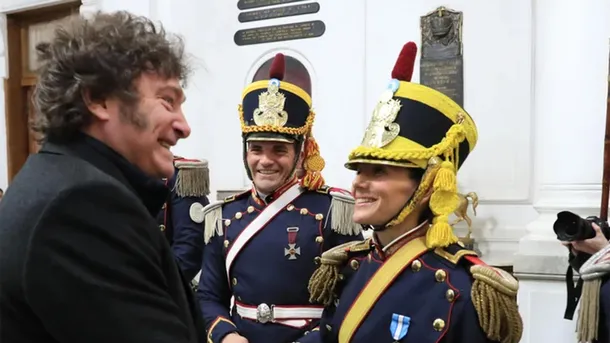 Sable corvo de San Martín en exhibición en el Museo Histórico Nacional