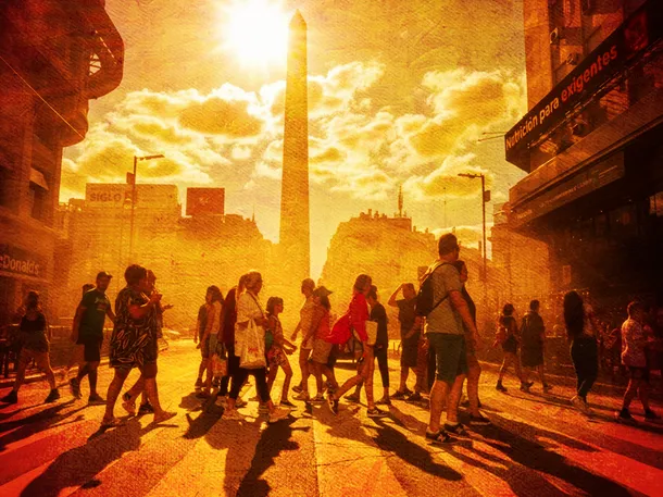 Imagen de una persona sudando en la calle debido al calor
