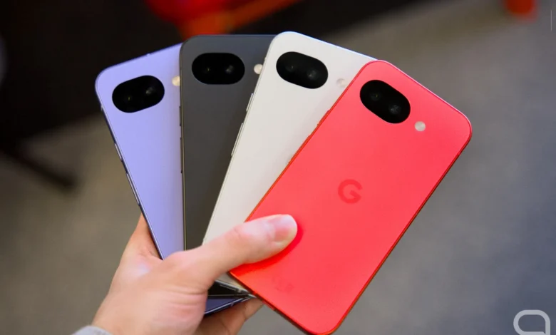 Imagen del Google Pixel 10a con su cámara plana