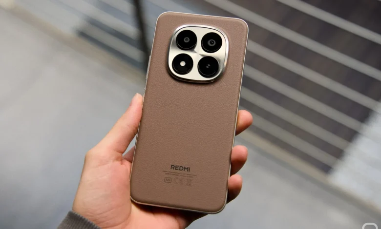 Imagen de una cámara de Xiaomi con los botones de volumen resaltados