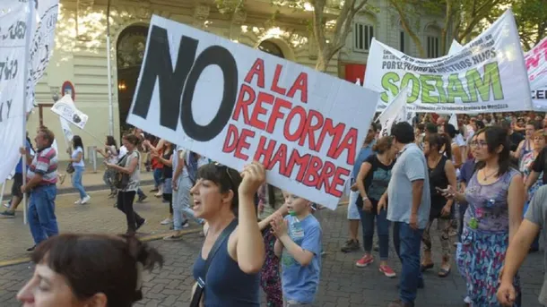 Protestas contra la reforma laboral en Argentina