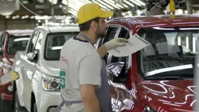 Imagen de una persona trabajando en una oficina