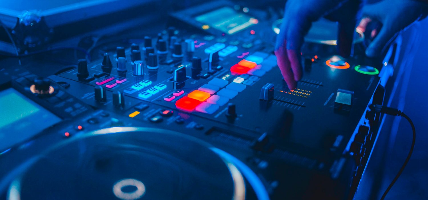 Tardes en el Centro Cultural Córdoba, un ciclo de DJs que conecta a la comunidad