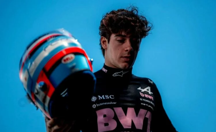 Franco Colapinto en el podio del Gran Premio de China