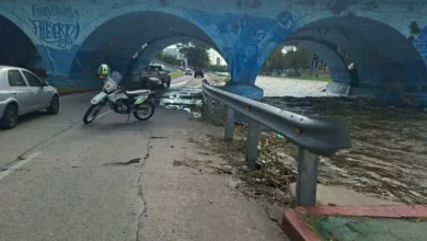 Imagen de la Costanera de Córdoba con el río Suquía crecido