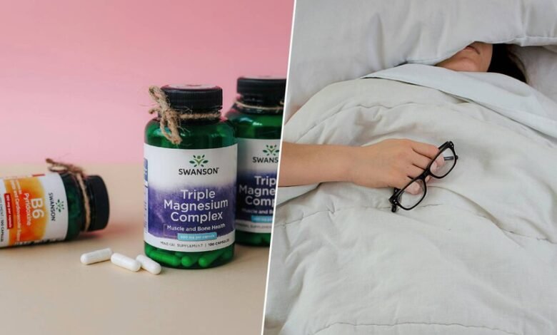 Imagen de una persona durmiendo tranquilamente con un fondo de hierbas y plantas que contienen magnesio