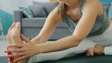 Persona subiendo escalones