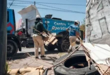 Camión de descacharreo en la calle para prevenir el dengue en Córdoba