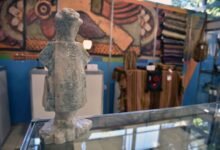 Imagen de la Feria Internacional de Artesanías de Córdoba con artesanos y visitantes