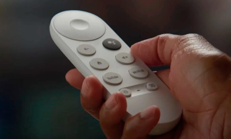 Una Smart TV con varios dispositivos conectados