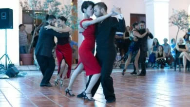 Imagen de una pareja bailando tango en el Cabildo de Córdoba