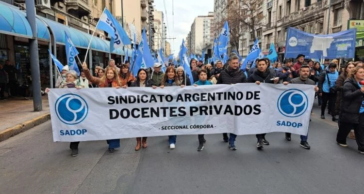 Imagen de docentes privados en movilización