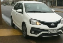 Vehículo mal estacionado en una calle de Córdoba