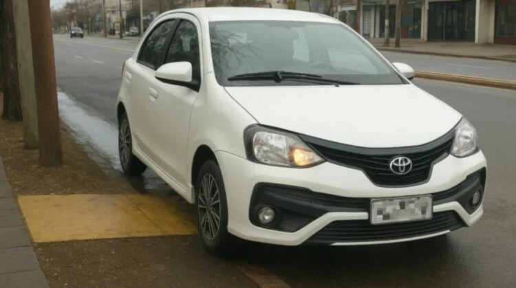 Vehículo mal estacionado en una calle de Córdoba