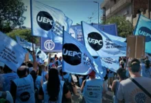 Docentes cordobeses en una asamblea