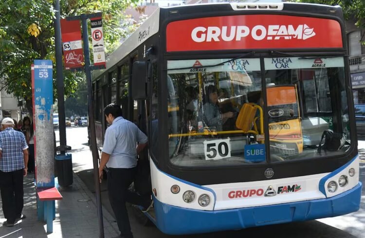 Autobús en la calle de Córdoba