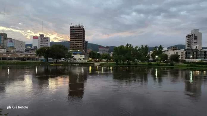 Imagen de la crecida del Lago San Roque