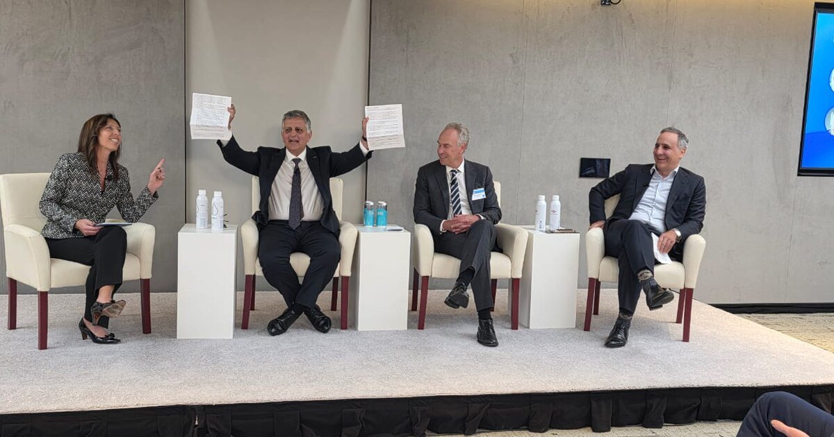 Foto de la presentación en el Argentina Week sobre Vaca Muerta