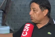 Imagen de la Niña E y su abuelo