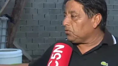 Imagen de la Niña E y su abuelo