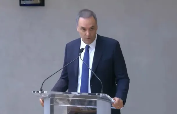 Manuel Adorni durante su discurso en la Argentina Week