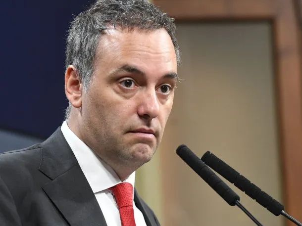 Imagen de Manuel Adorni y Marcelo Grandio en el avión privado