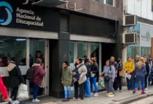 Imagen de una persona con discapacidad en un entorno de atención médica